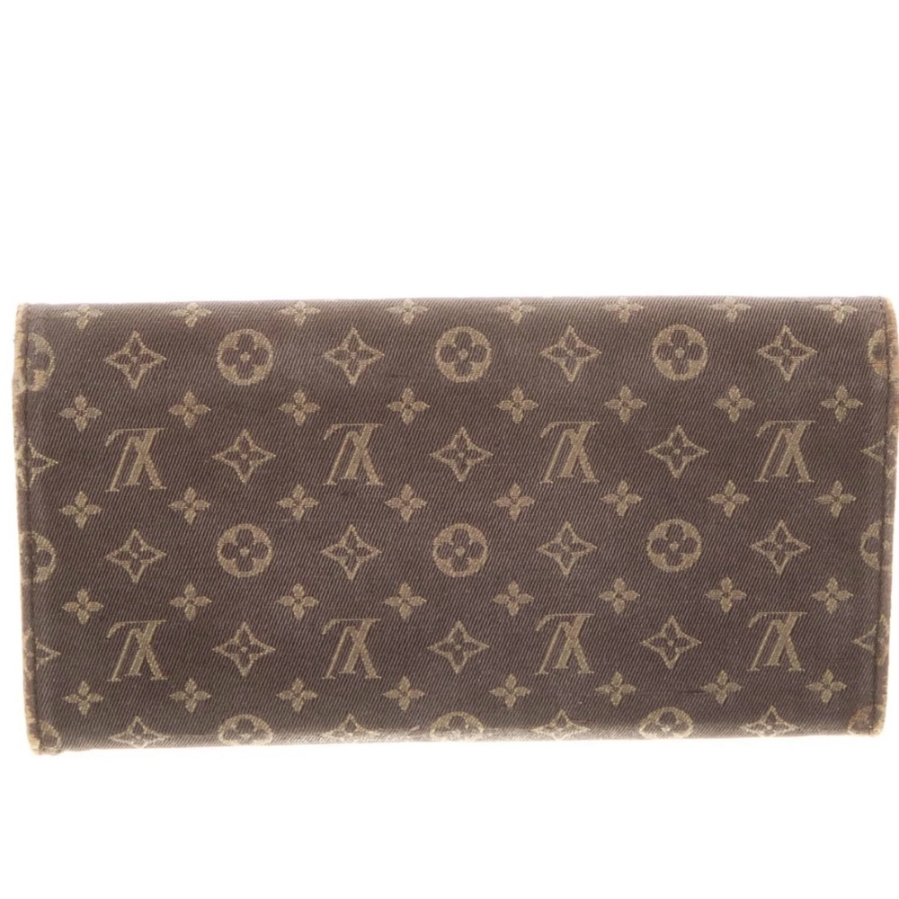 Authentic Louis Vuitton
Vintage Sarah Wallet
